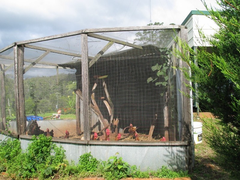 6 McErlean Road, Ravensbourne QLD 4352