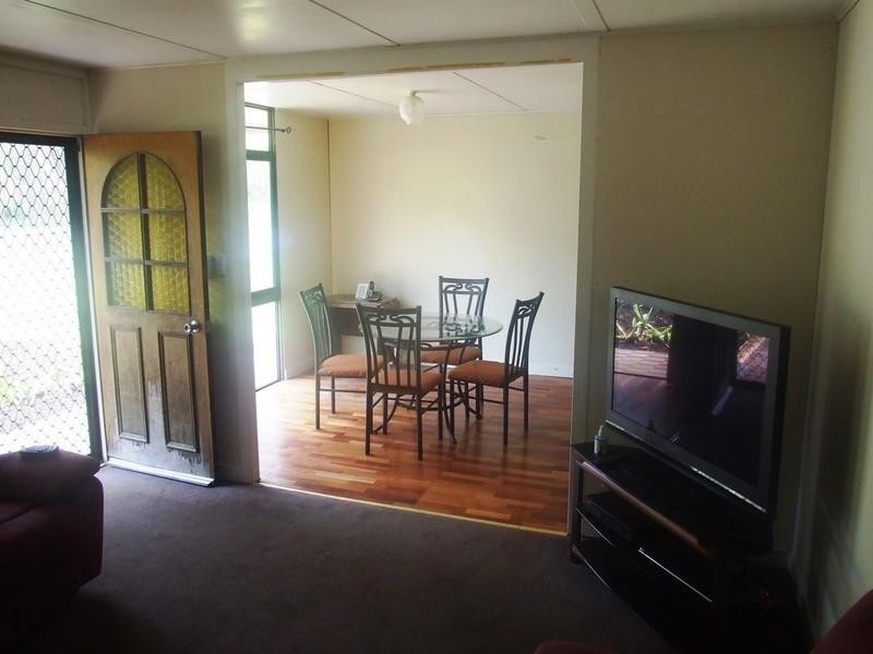 11 South Street, Crows Nest QLD 4355