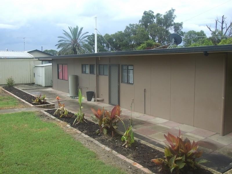 11 South Street, Crows Nest QLD 4355