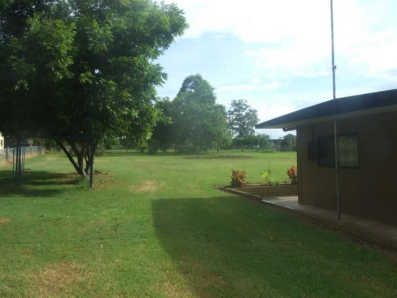 11 South Street, Crows Nest QLD 4355