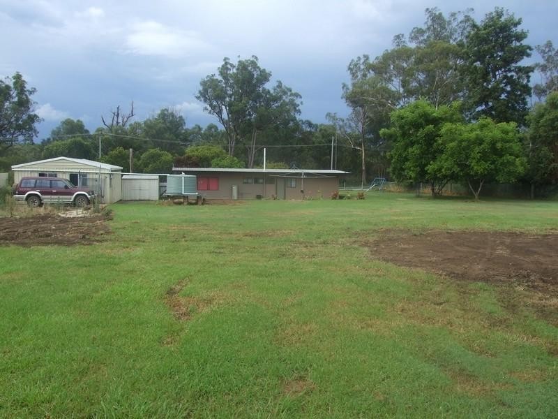 11 South Street, Crows Nest QLD 4355