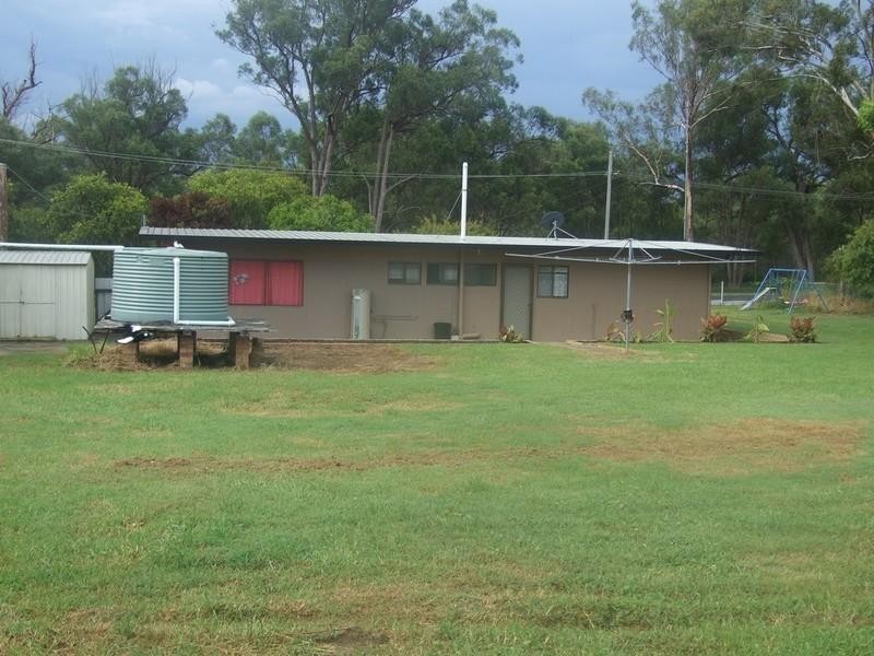 11 South Street, Crows Nest QLD 4355