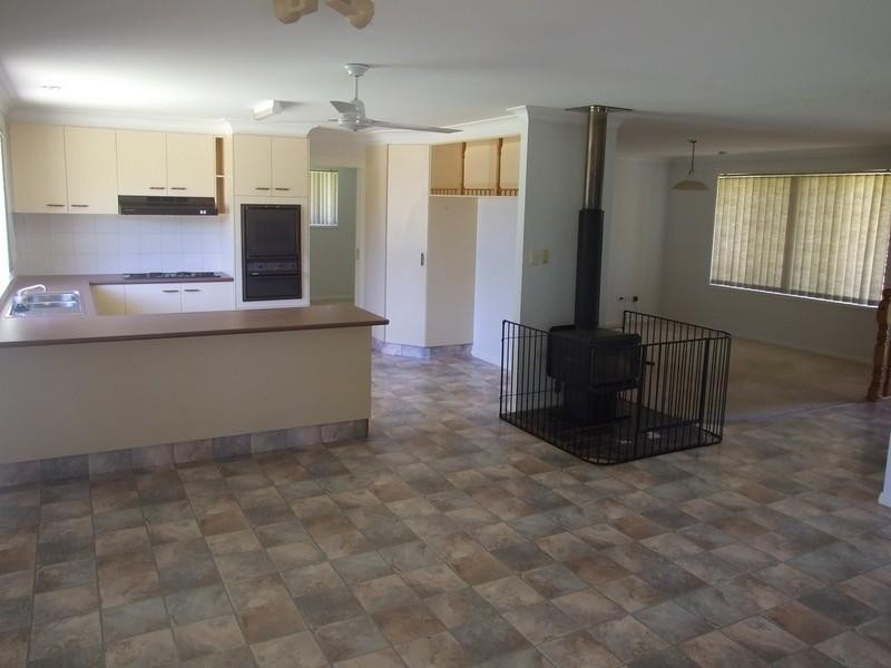 57 Albert Street West, Crows Nest QLD 4355