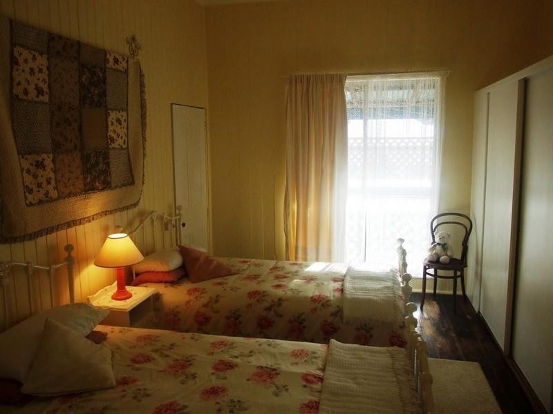 8 New England Highway, Crows Nest QLD 4355