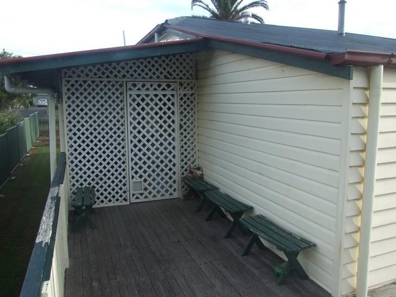 8 New England Highway, Crows Nest QLD 4355