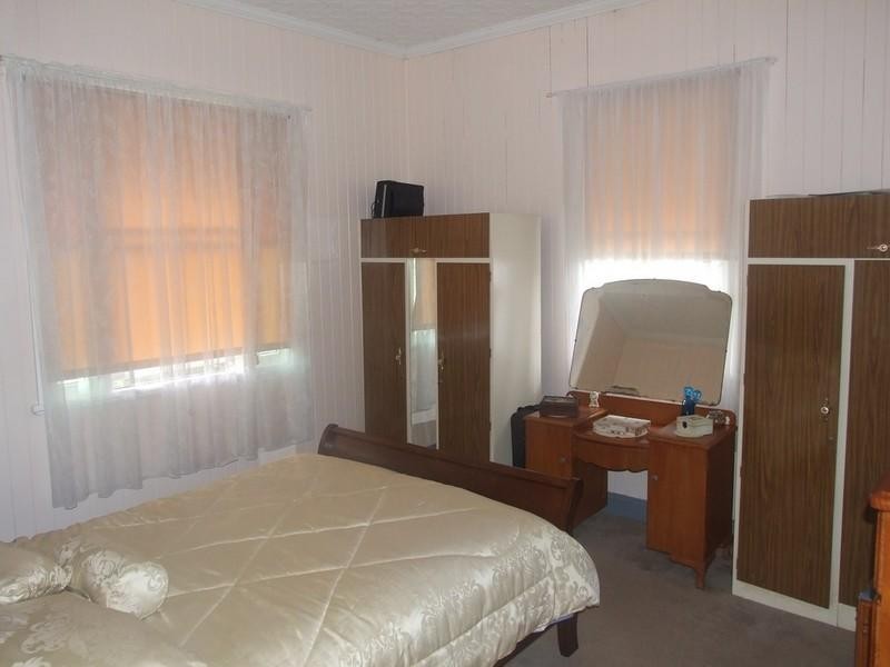 40 Charles Street, Crows Nest QLD 4355