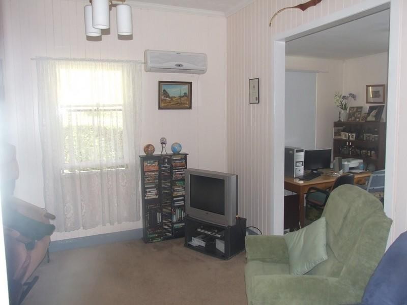 40 Charles Street, Crows Nest QLD 4355