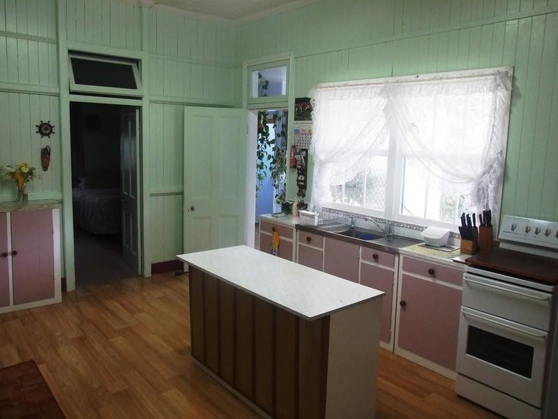 40 Charles Street, Crows Nest QLD 4355