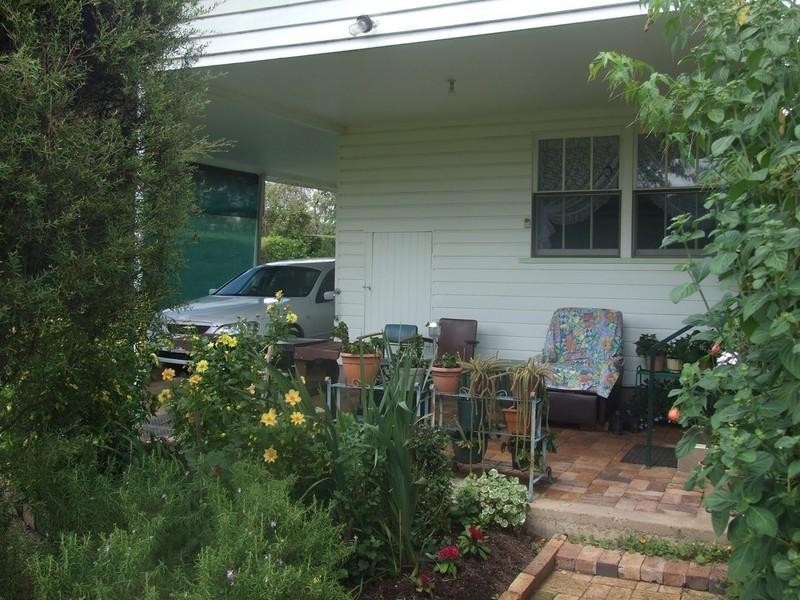 40 Charles Street, Crows Nest QLD 4355