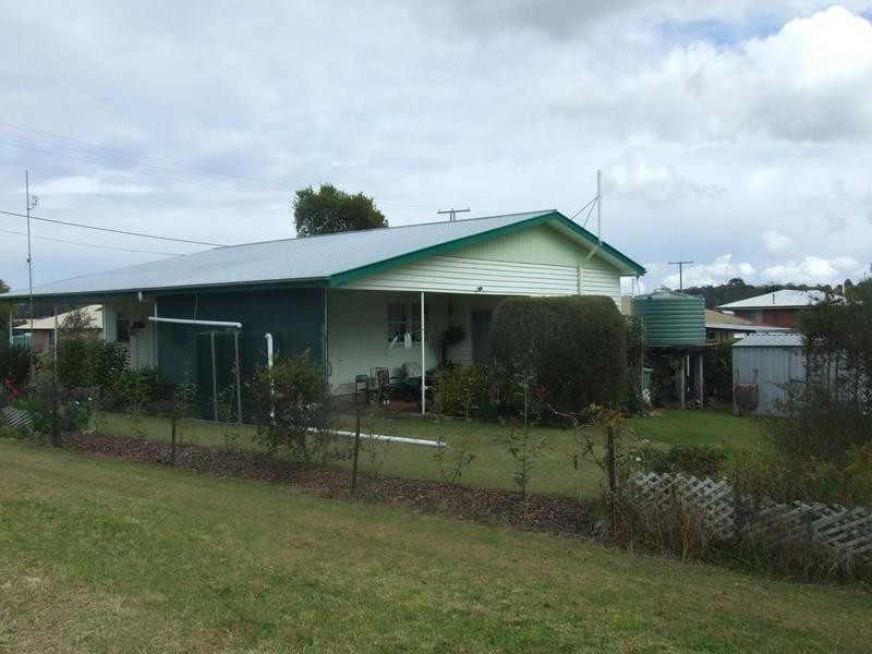 40 Charles Street, Crows Nest QLD 4355