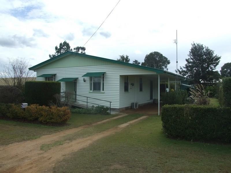 40 Charles Street, Crows Nest QLD 4355