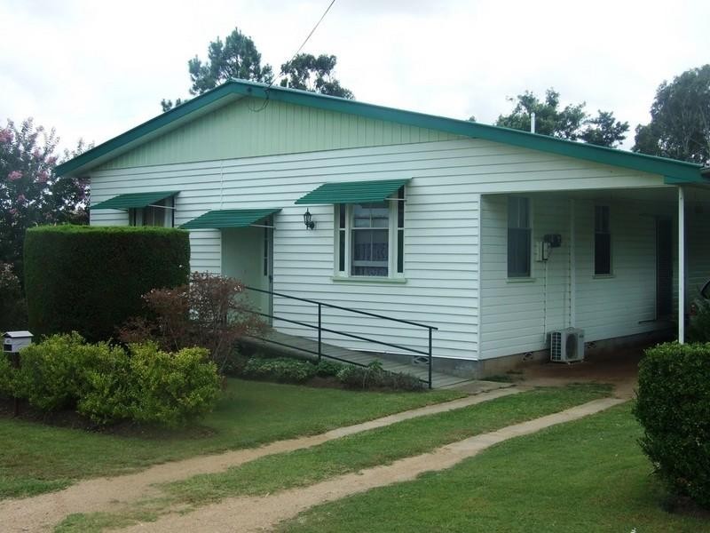 40 Charles Street, Crows Nest QLD 4355