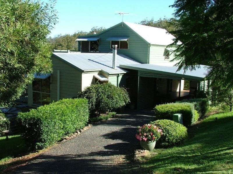 112 Esk – Hampton Road, Ravensbourne QLD 4352