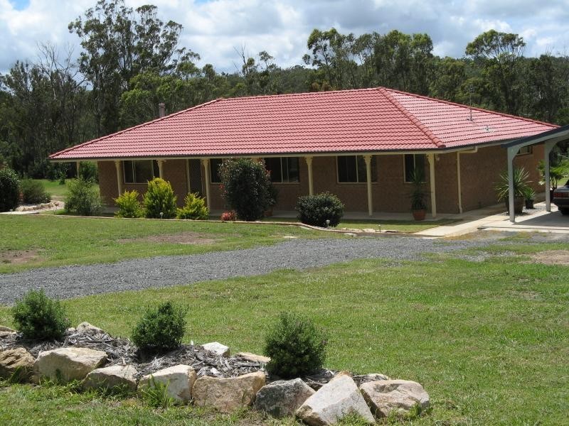 20 Eastside Road, Crows Nest QLD 4355