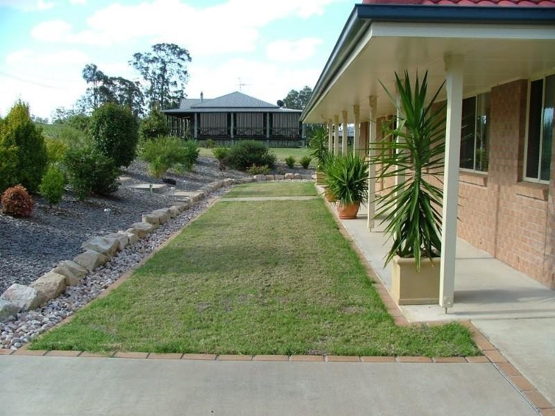 20 Eastside Road, Crows Nest QLD 4355