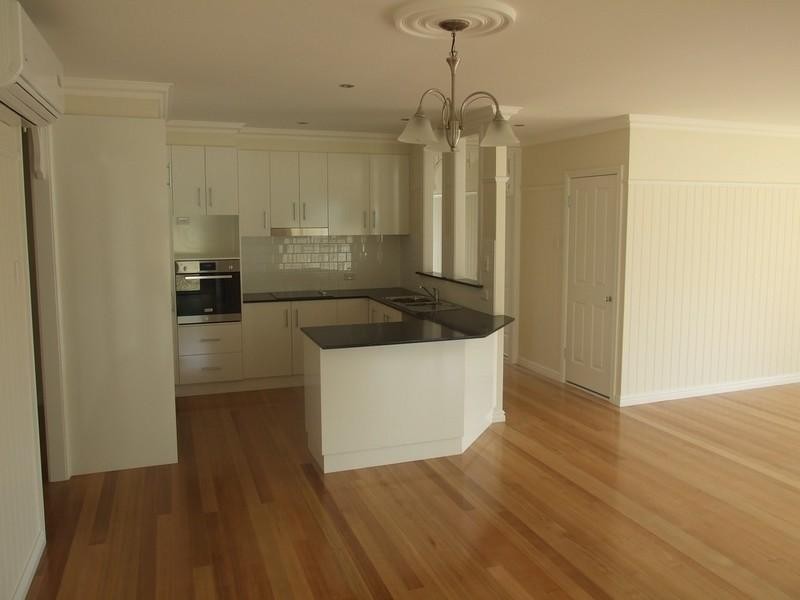 26 Samuel Avenue, Crows Nest QLD 4355