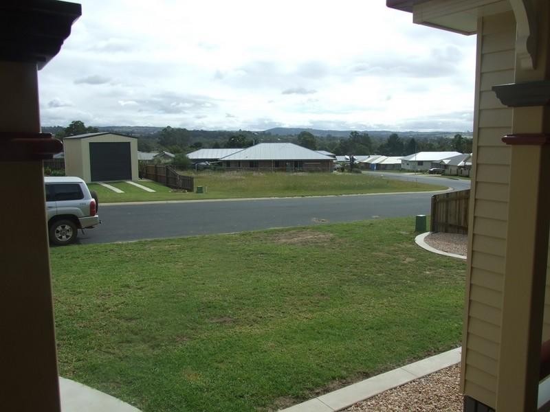 26 Samuel Avenue, Crows Nest QLD 4355