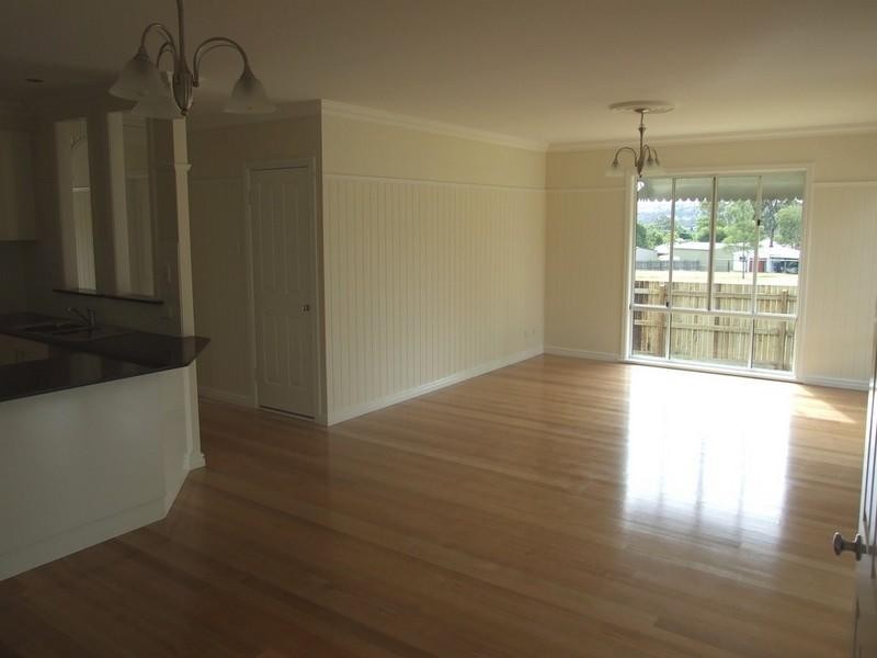 26 Samuel Avenue, Crows Nest QLD 4355