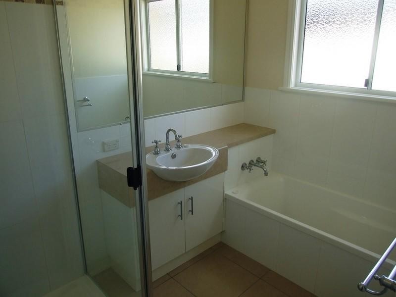 26 Samuel Avenue, Crows Nest QLD 4355