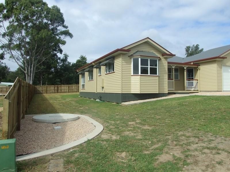 26 Samuel Avenue, Crows Nest QLD 4355