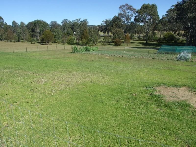 5 Parkland Drive, Crows Nest QLD 4355