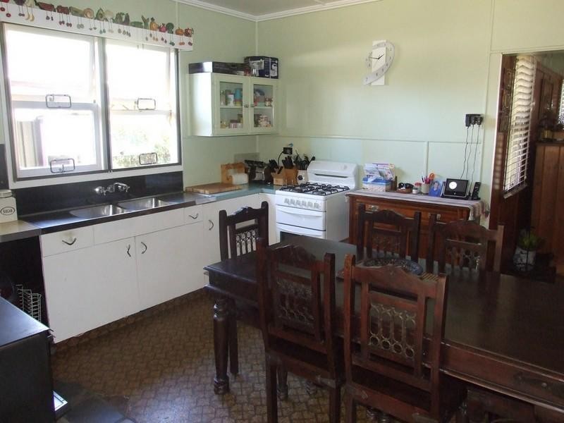 14 Sharp Street, Crows Nest QLD 4355