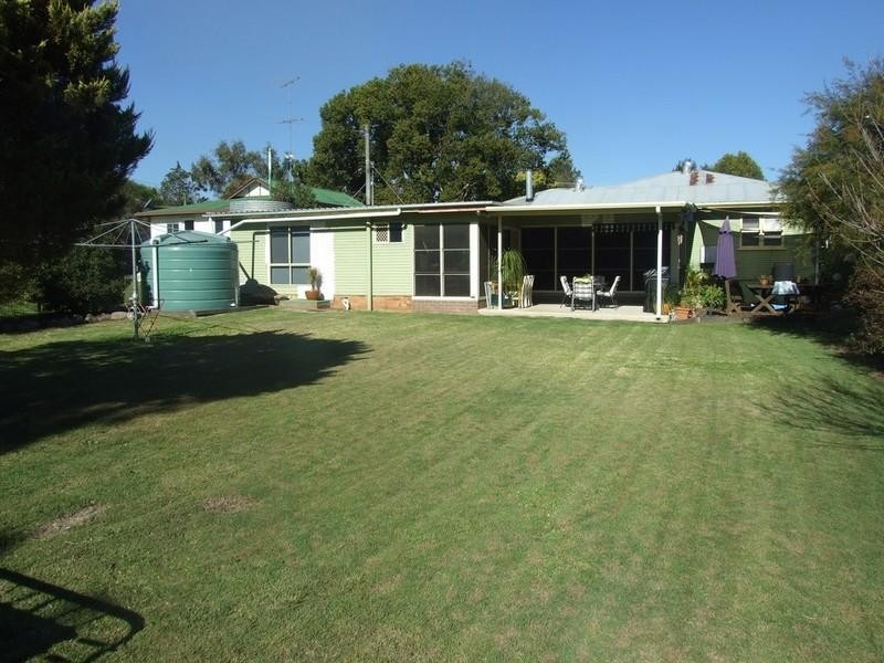 14 Sharp Street, Crows Nest QLD 4355