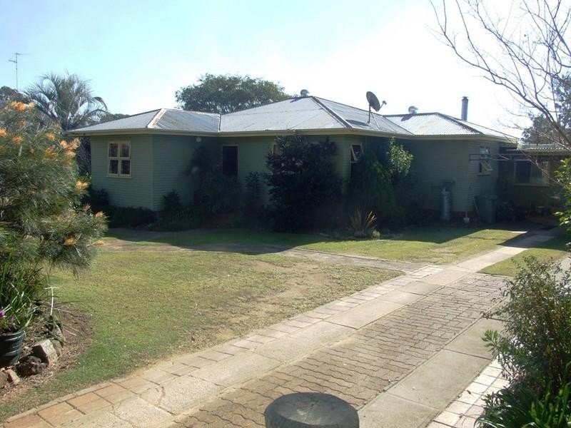 14 Sharp Street, Crows Nest QLD 4355