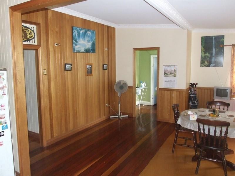 16 Toowoomba Road, Crows Nest QLD 4355