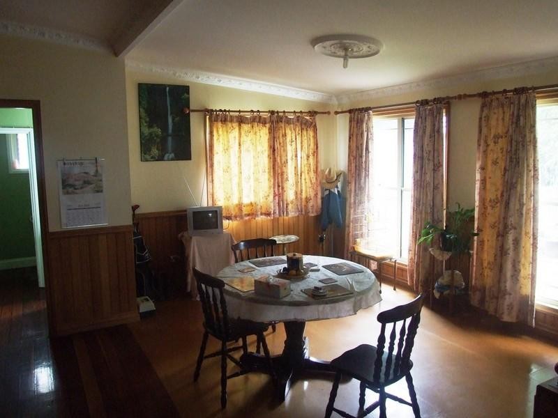 16 Toowoomba Road, Crows Nest QLD 4355