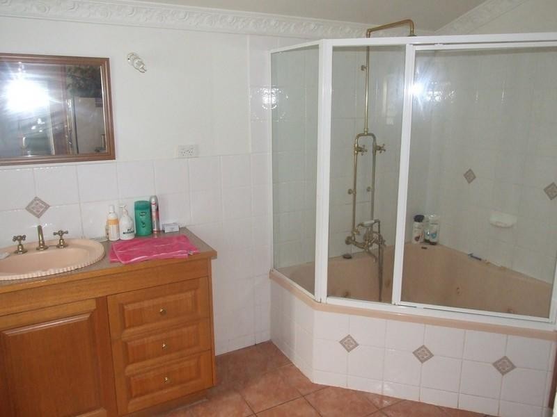 16 Toowoomba Road, Crows Nest QLD 4355