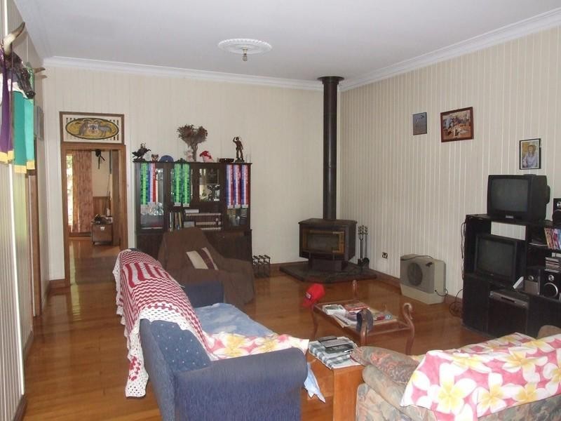 16 Toowoomba Road, Crows Nest QLD 4355