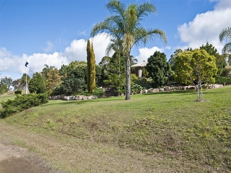 26 Devoncourt Road, Crows Nest QLD 4355