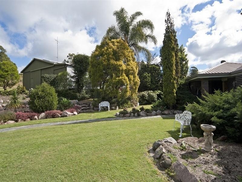 26 Devoncourt Road, Crows Nest QLD 4355