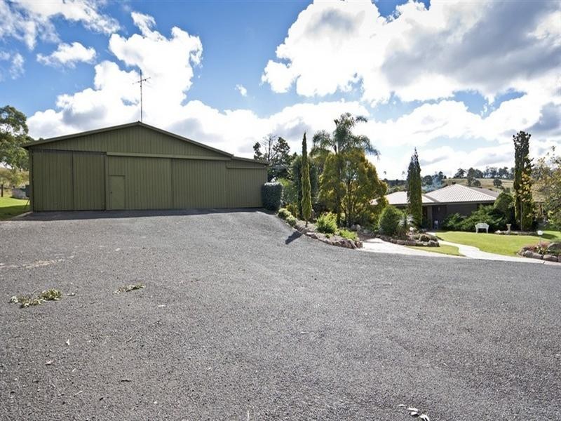 26 Devoncourt Road, Crows Nest QLD 4355