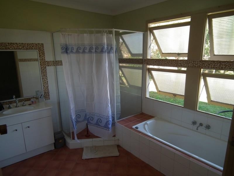 1205 Pechey Maclagan Road, Crows Nest QLD 4355