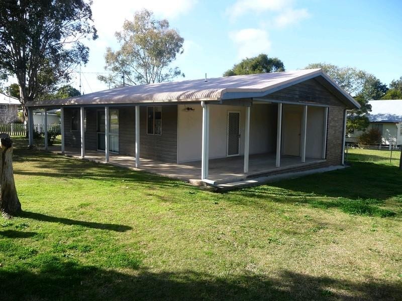 1 James Street, Crows Nest QLD 4355