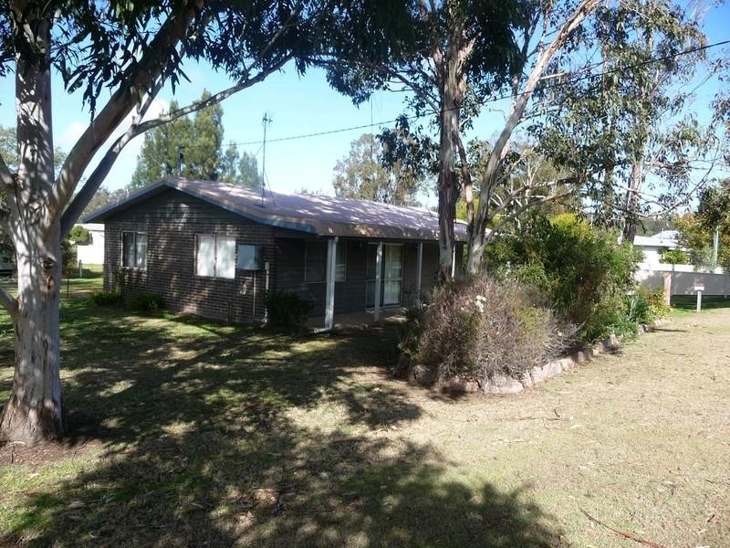 1 James Street, Crows Nest QLD 4355