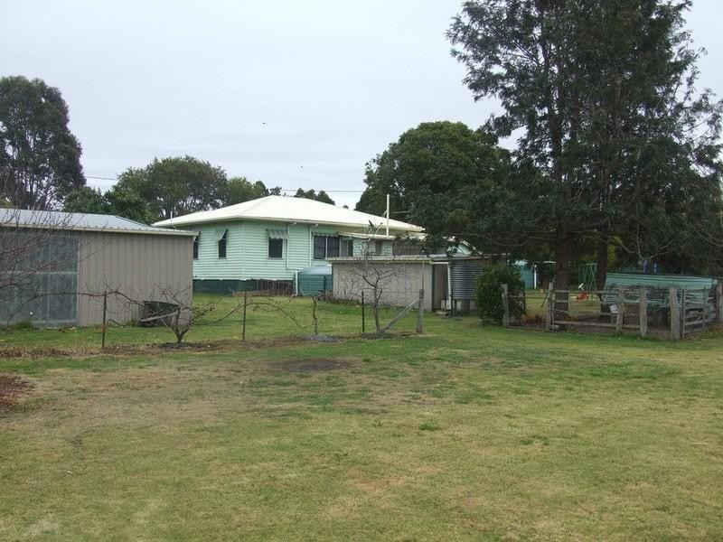 12 Littleton Street, Crows Nest QLD 4355