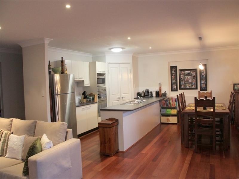 28 Samuel Avenue, Crows Nest QLD 4355