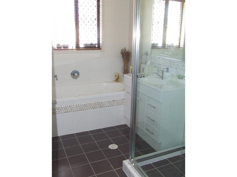 28 Samuel Avenue, Crows Nest QLD 4355