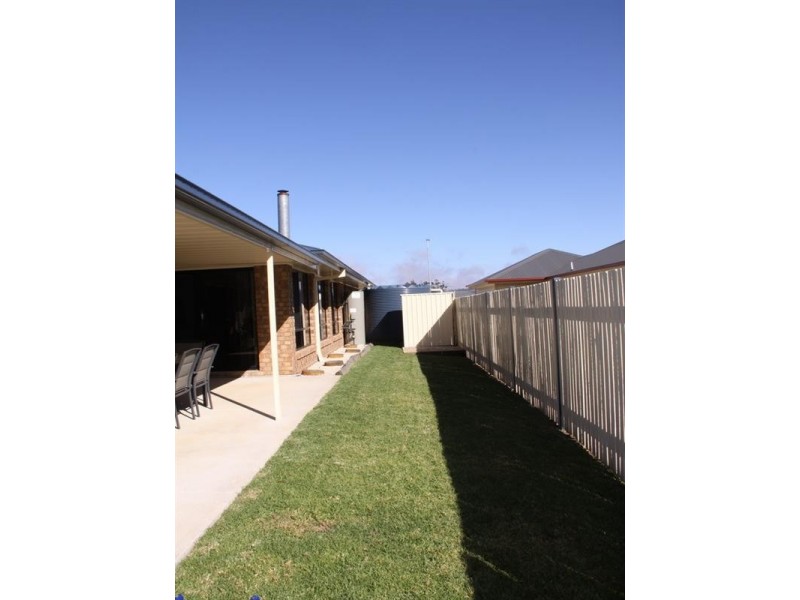 28 Samuel Avenue, Crows Nest QLD 4355