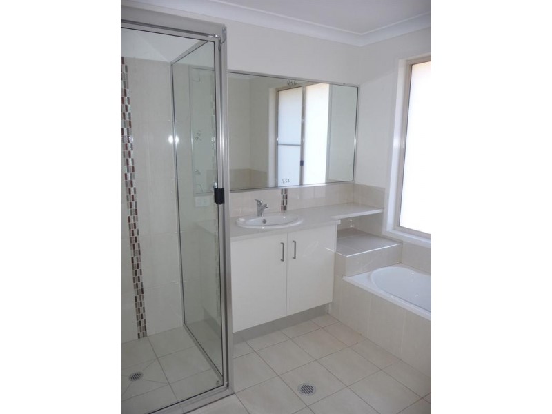 5 Cedarwood Drive, Crows Nest QLD 4355