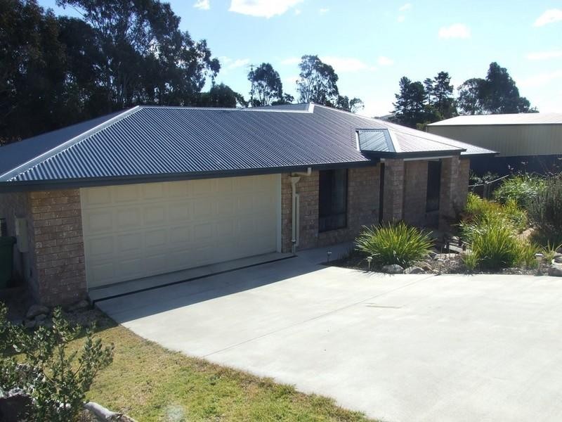 3 Parkland Drive, Crows Nest QLD 4355