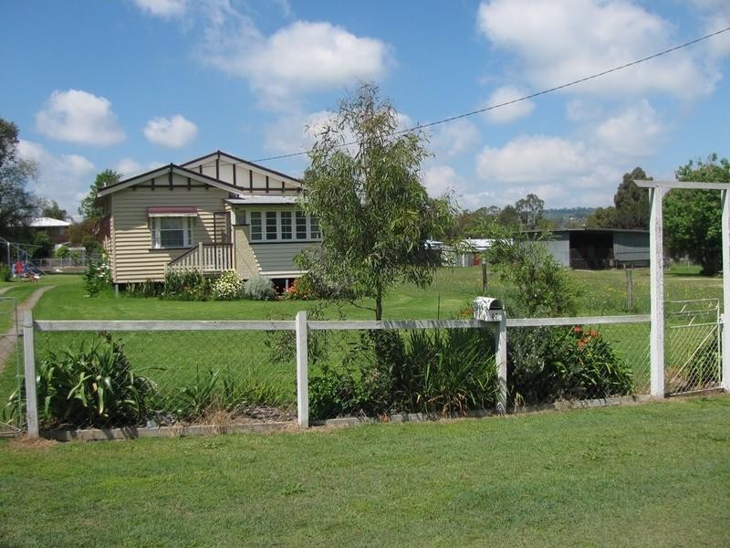 47 South Street, Crows Nest QLD 4355