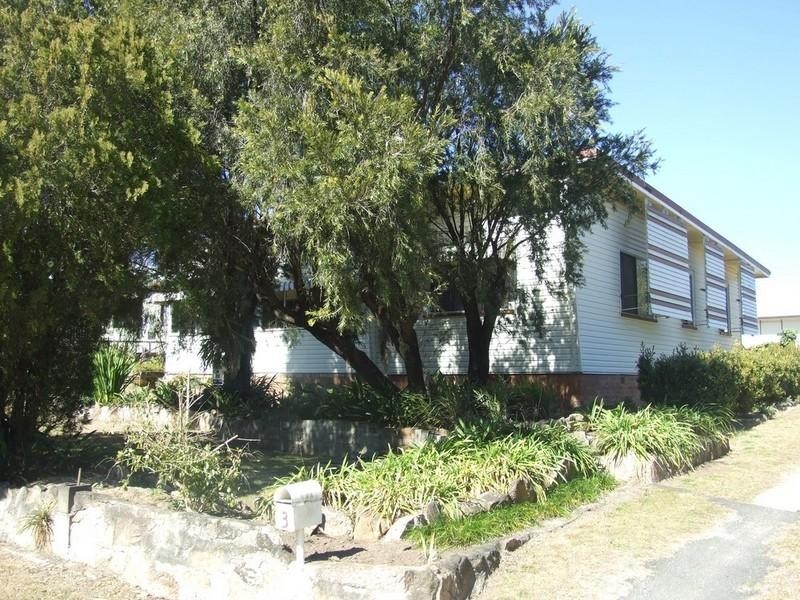 3 New England Highway, Crows Nest QLD 4355