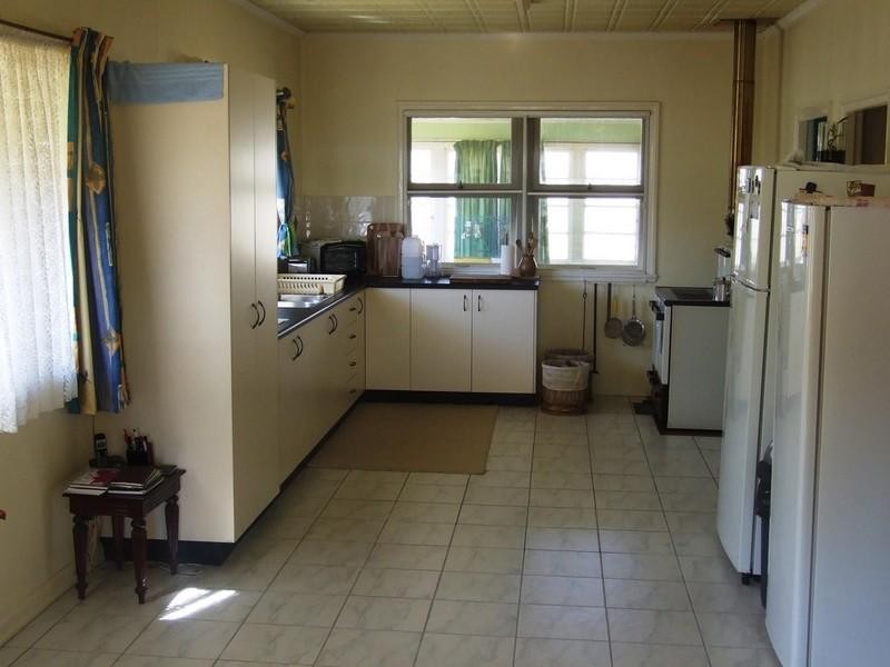 3 New England Highway, Crows Nest QLD 4355