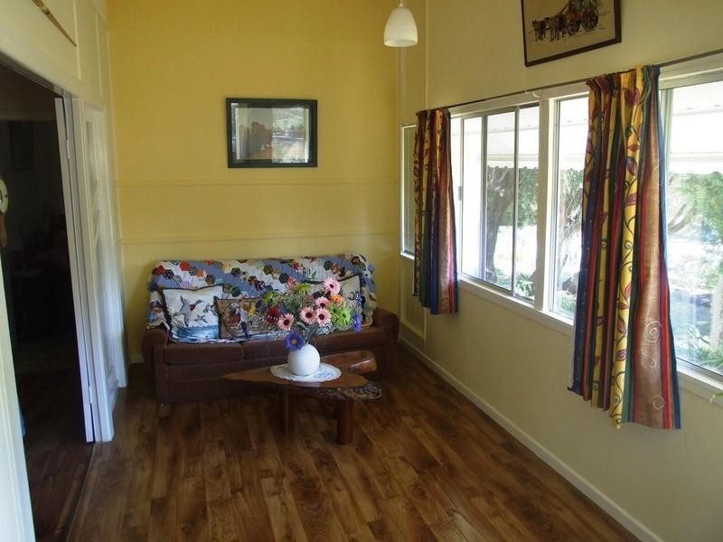 3 New England Highway, Crows Nest QLD 4355