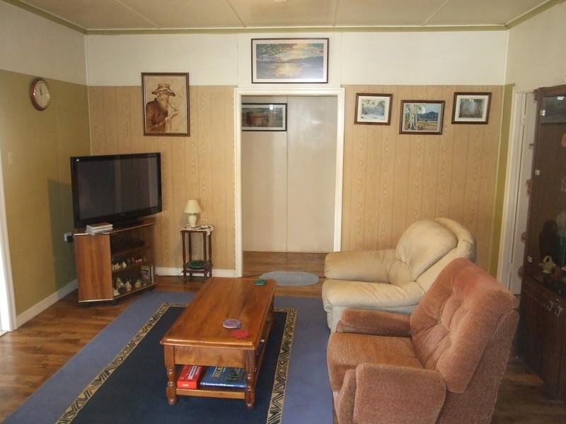 3 New England Highway, Crows Nest QLD 4355