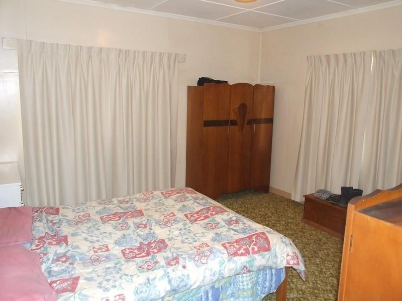 3 New England Highway, Crows Nest QLD 4355